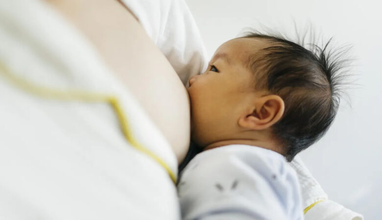 Tips on breastfeeding newborn 4
