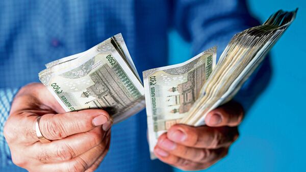 Leveraged Loan Investors Worry Good Times Will Soon Haunt Them 1