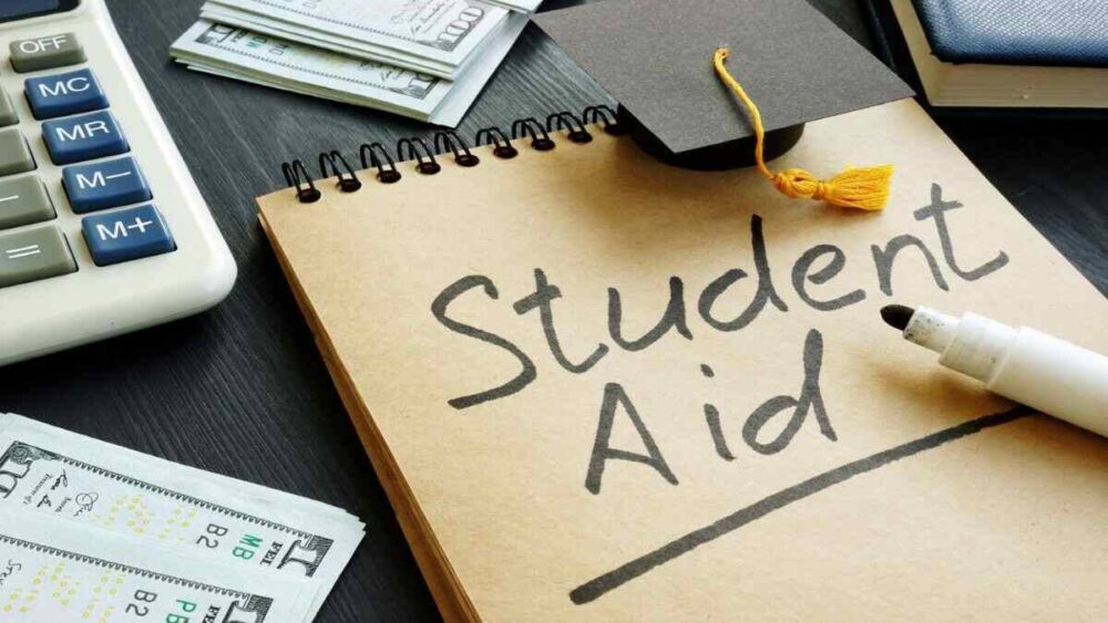 Is selling student loans to the private sector such a bad thing? 1