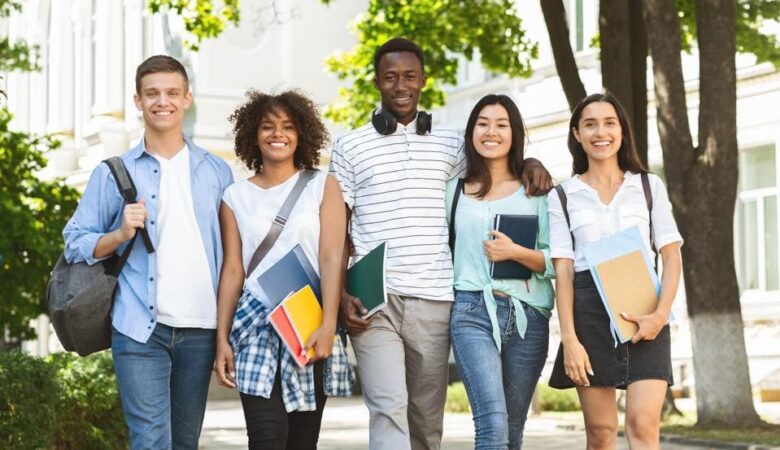 College students are hopeless at estimating their student loans 7