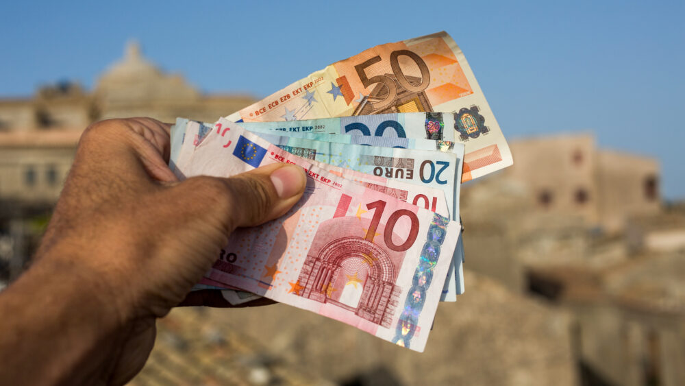 It's naira or never: Nigeria needs decisive action on its currency 1